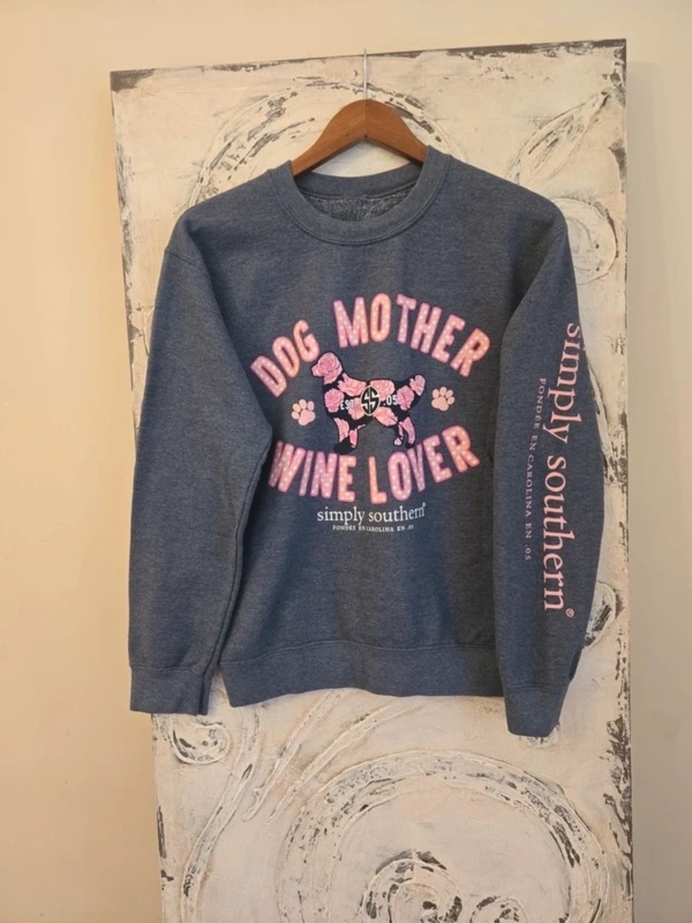 Simply Southern Women's Blue 'Dog Mother Wine Lover' Crewneck Sweatshirt